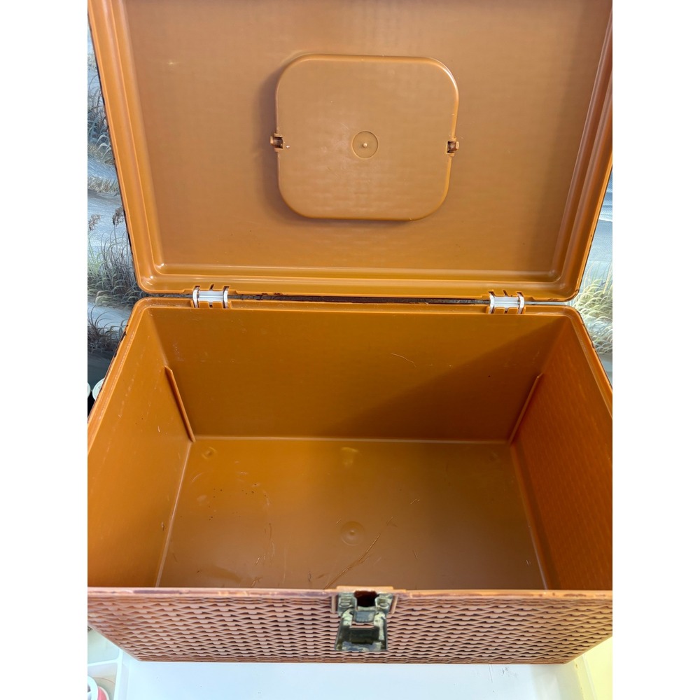 Vintage Burnt Orange Faux Wicker Plastic Sewing Basket Box with Tray & Thread - Picture 4 of 11
